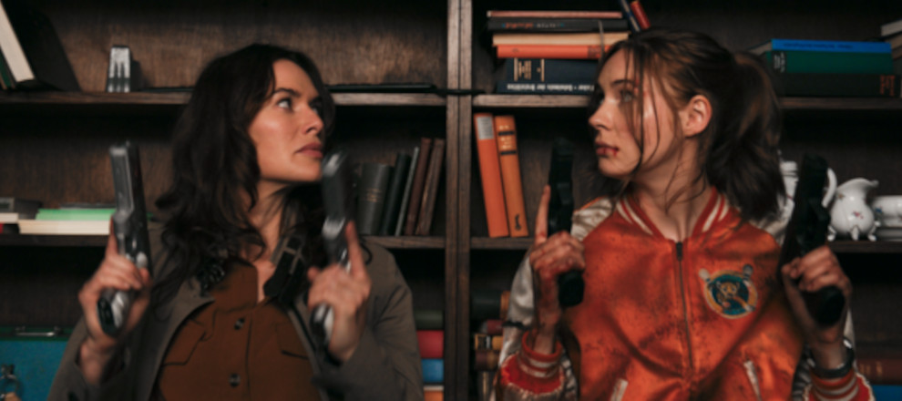 Metak i milkshake (Gunpowder milkshake) - Karen Gillan i Lena Headey